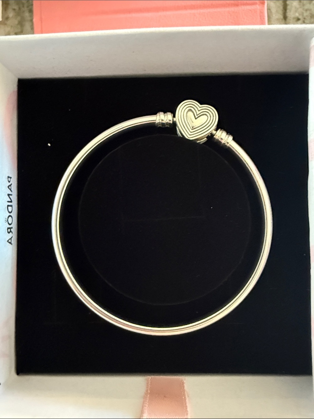 Pandora “Radiating Hearts” Bangle- NWT - Picture 2 of 9